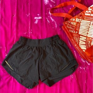 LULULEMON Hotty Hot 4” black shorts